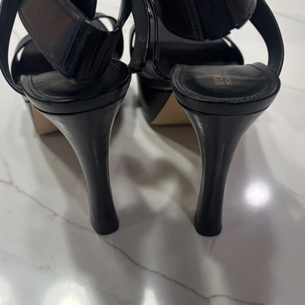 MICHAEL Michael Kors Black Platform Sandal with Gold Zip